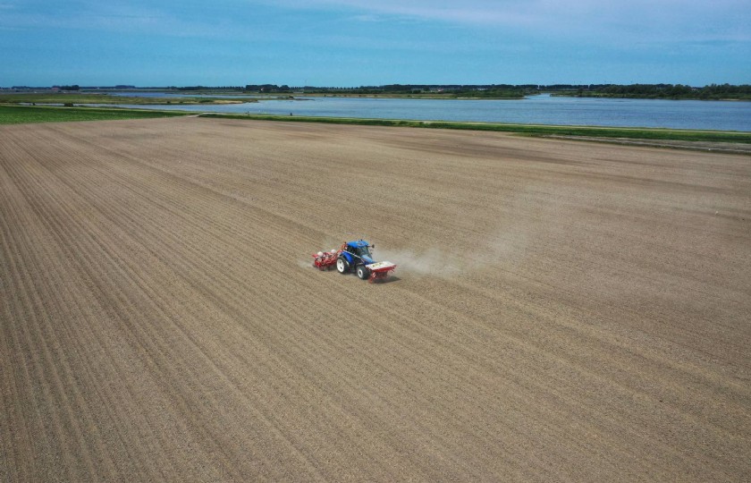 Robots+in+het+veld%2E+Kan+en+vertrouwen+we+het%3F