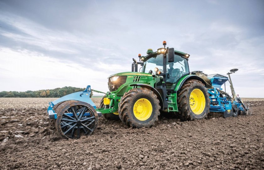 John+Deere+koopt+bedrijf+voor+ontwikkeling+robottrekkers