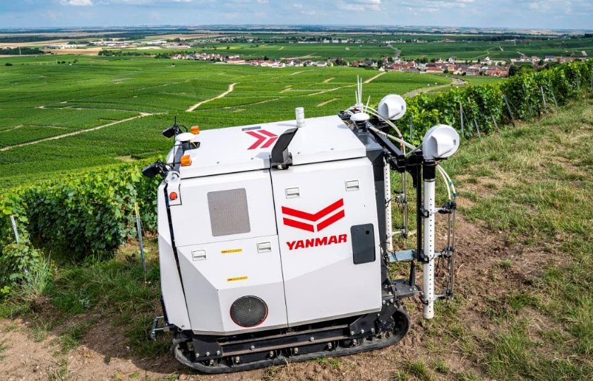 Autonome+wijngaardrobot+Yanmar+beklimt+hellingen+tot+45+graden