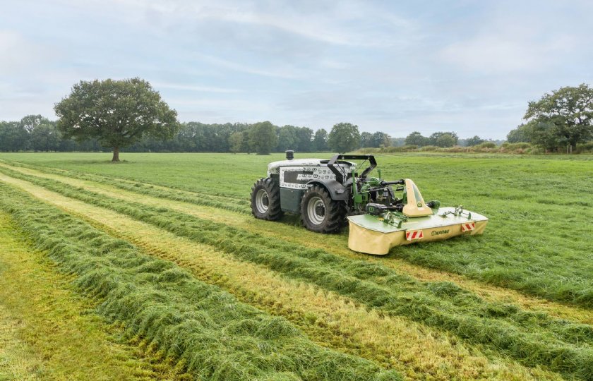 Krone en Lemken zijn al geruime tijd aan het testen, zoals hier met een Krone frontmaaier.